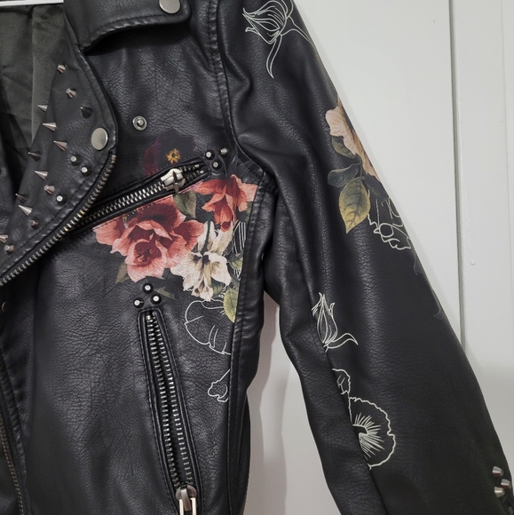 Blank NYC Love and Leave Faux Leather Jacket with Floral Print XS - Picture 12 of 15